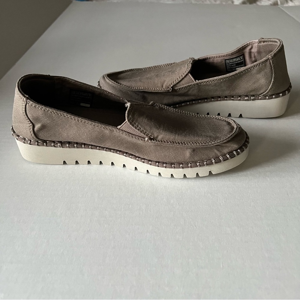 Sketchers women’s shoes